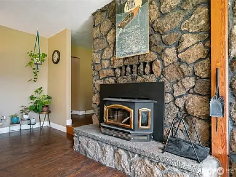 181 Robinson Canyon Road, Omak, WA 98841-5