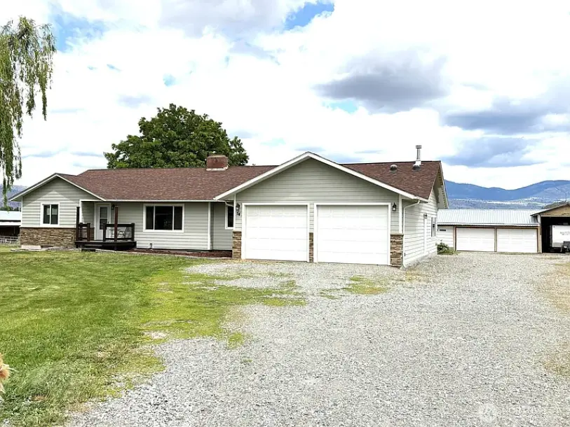 54 Jaquish Road, Omak, WA 98841-1