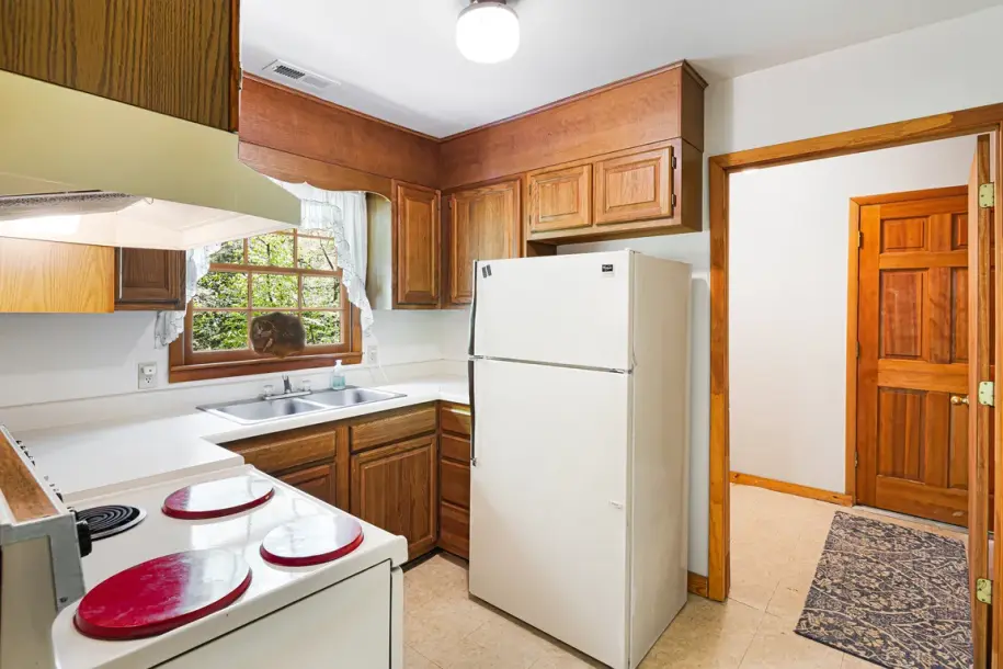 83 Snowy Cove Ln, Black Mountain, NC 28711-6