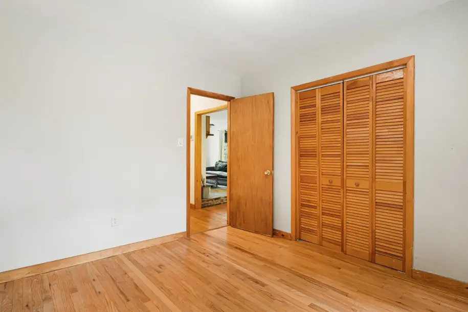 83 Snowy Cove Ln, Black Mountain, NC 28711-9